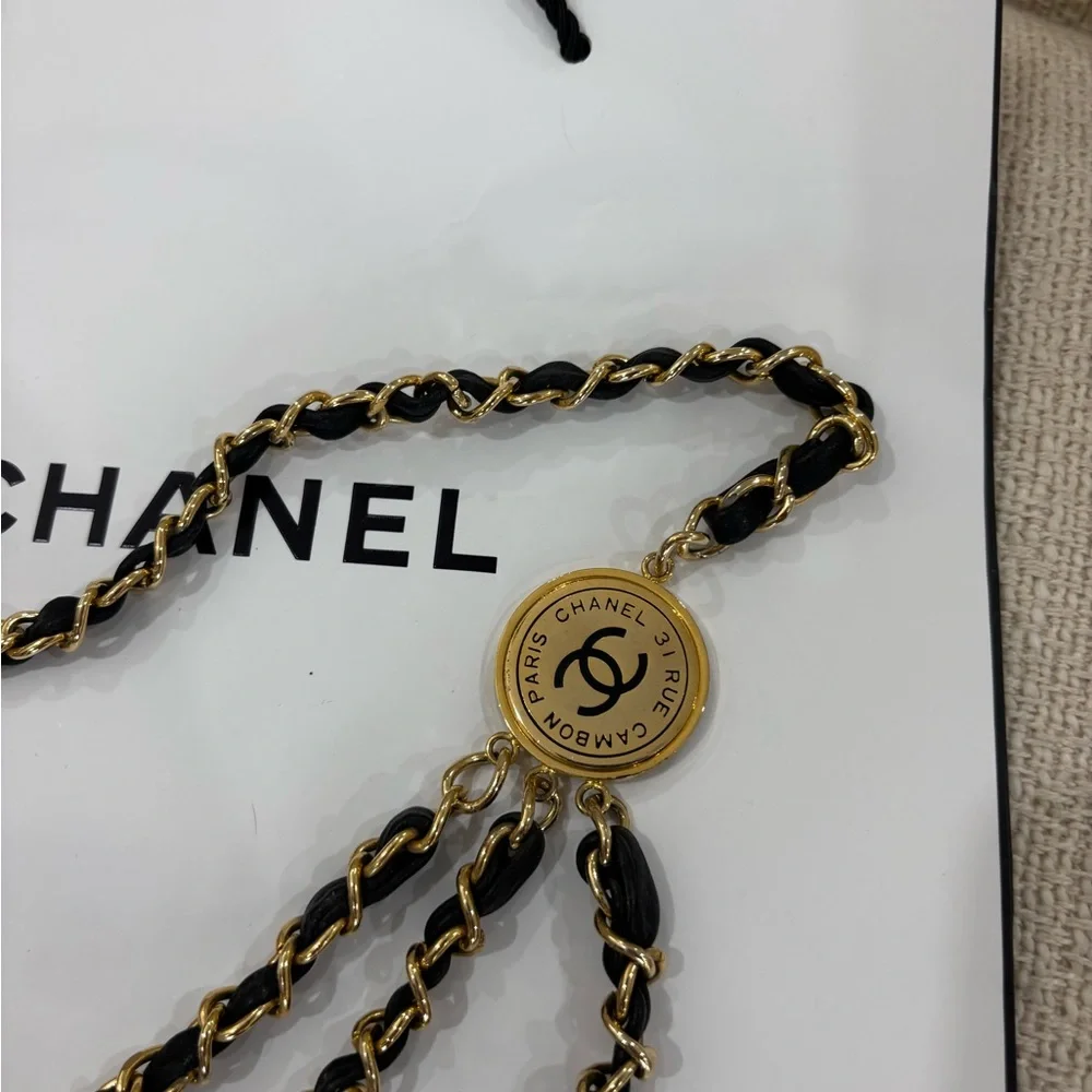 Authentic ICONIC RARE CHANEL Rue 31 Cambon vintage leather medallion belt 98cm
